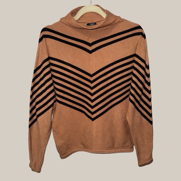 Tahari viscose dolman sleeve chevron brown & black small‎ mock neck - Picture 1 of 6